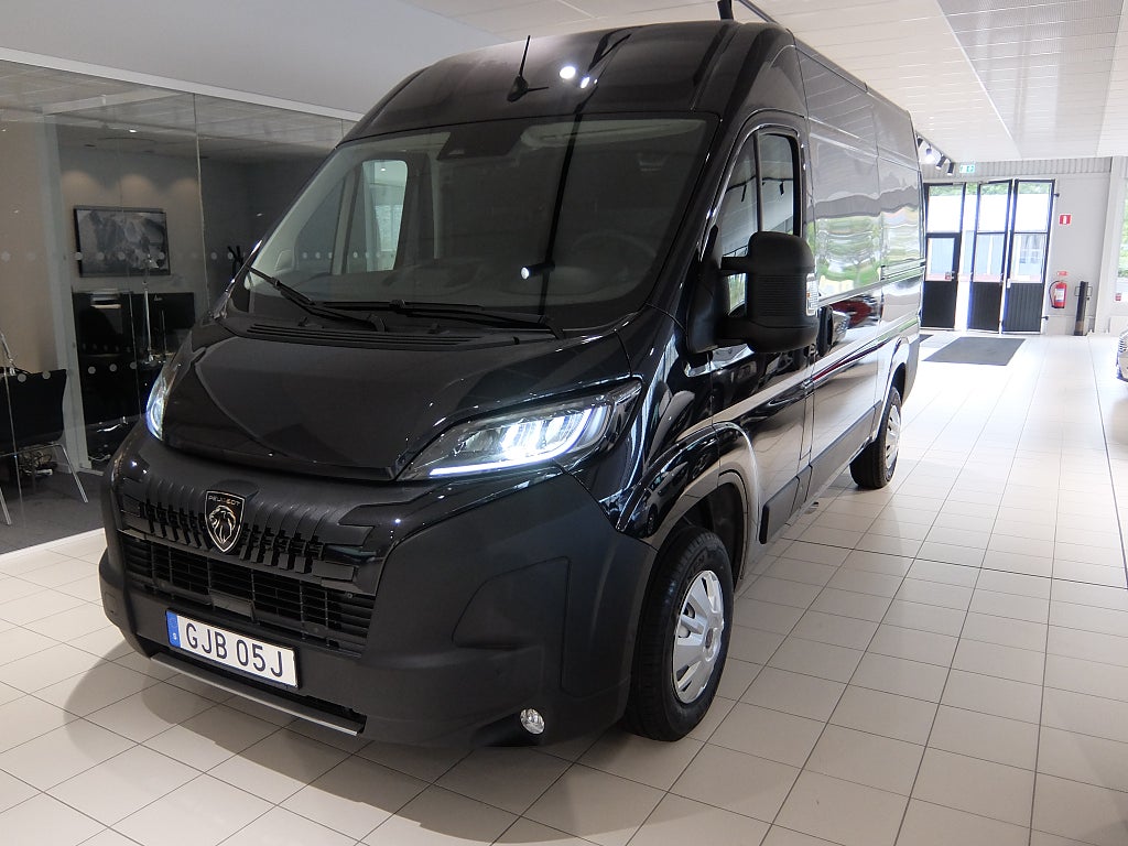 Peugeot Boxer L2H2 2.2 140 hk MT6 BlueHDi/Dubbla skjutdörrar