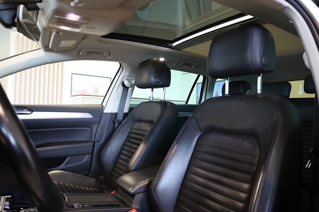 Volkswagen Passat Sportscombi 2.0 TDI AUT 4M Pano Drag Värmare Kamera 2016