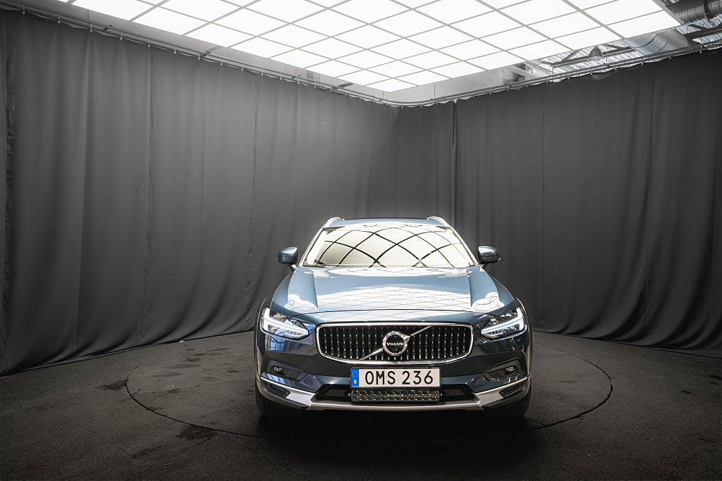 Volvo V90 Cross Country B4 AWD PANO DRAG 360° HUD H/K D-VÄRMARE