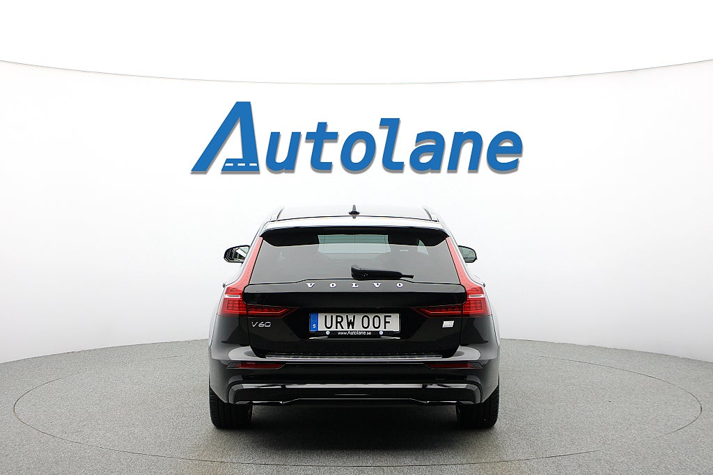 Volvo V60 Recharge T8 AWD Plus Dark, B-kamera, Skinn, Drag 456hk