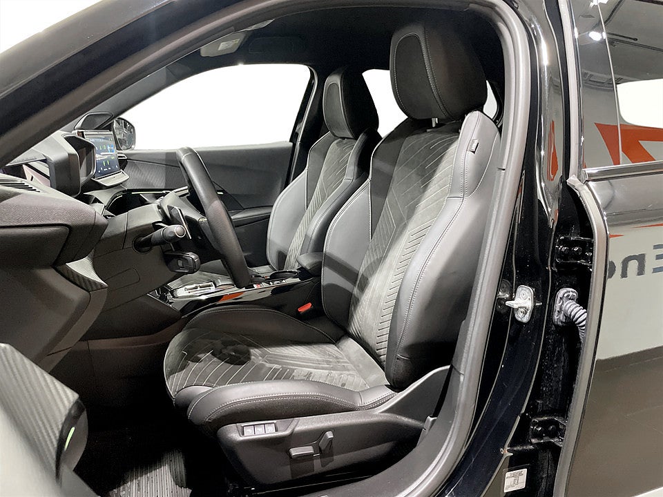 Bild på Peugeot 2008 GT 1.2 PT 130hk Aut - B-KAMERA,ELSTOL,NAVI