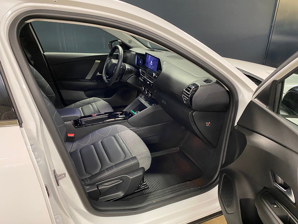 Bild på Citroën C4 X SHINE 1.2 PureTech 130hk AUT Nav/Back/Carplay