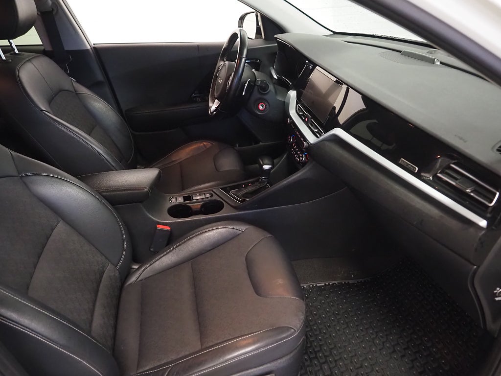 Kia Niro P-HEV DCT Advance Plus Navi Kamera Motorvärmare Moms 2022