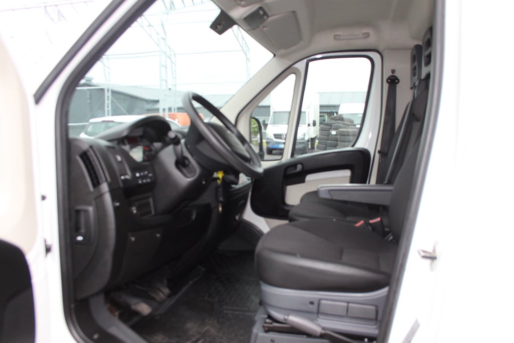 Peugeot Boxer Chassi Cab 335 2.0 BlueHDi Euro 6, bild 4