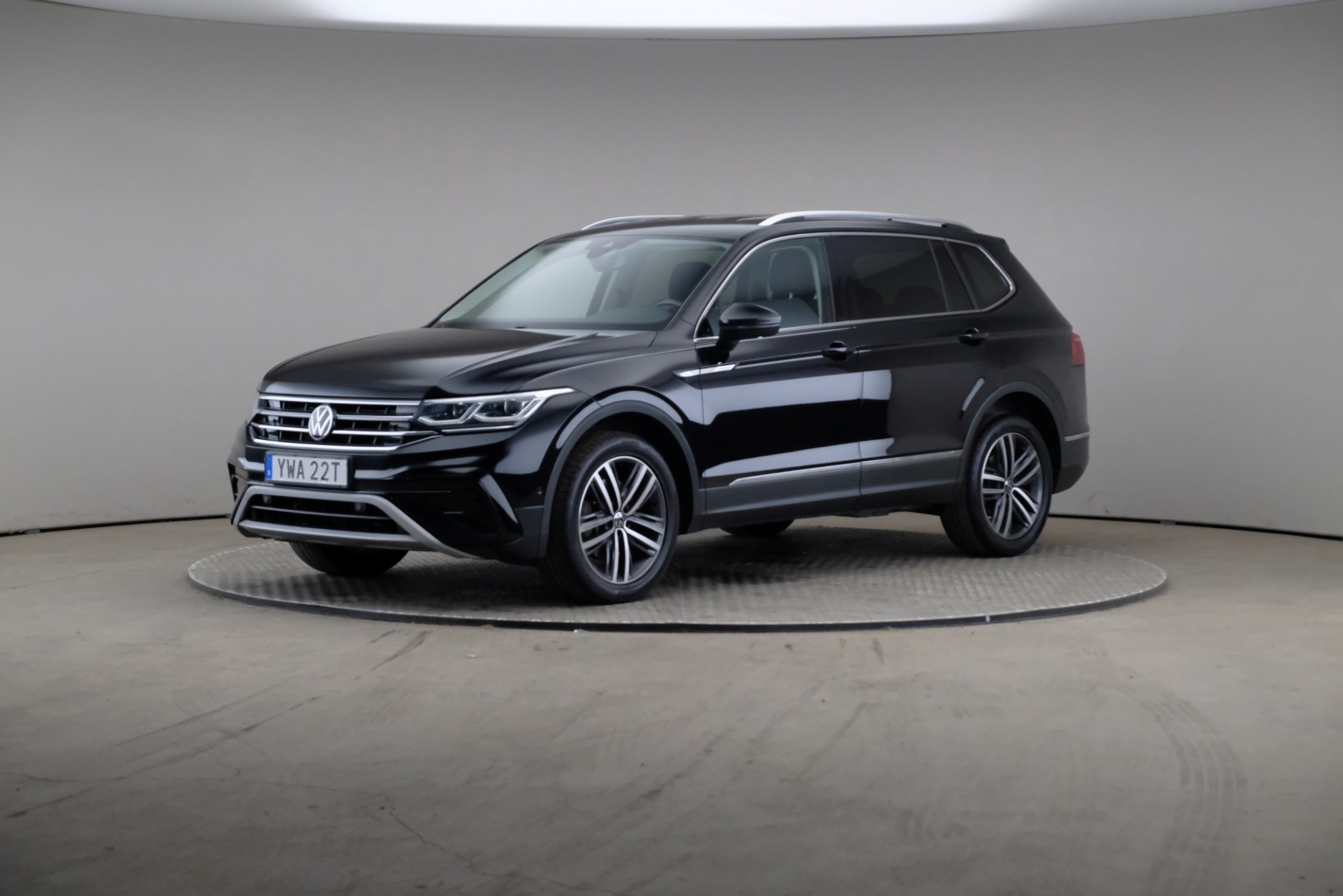 Volkswagen Tiguan 2021, bild 4/10