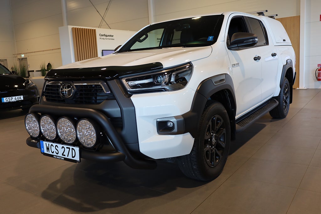 Toyota Hilux Dubbelhytt 2,8 MHEV 204hk Invincible 4WD Flak/Kåpa Moms