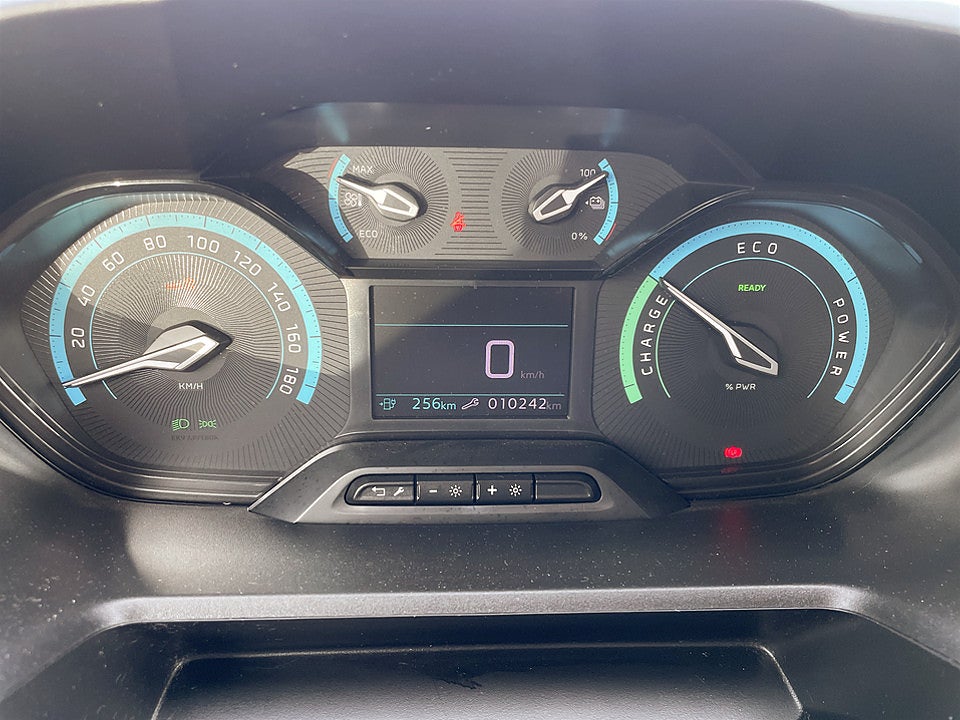 Bild på Peugeot e-Partner L1 PRO+ 50kWh CARPLAY NAVI FARTHÅLLARE