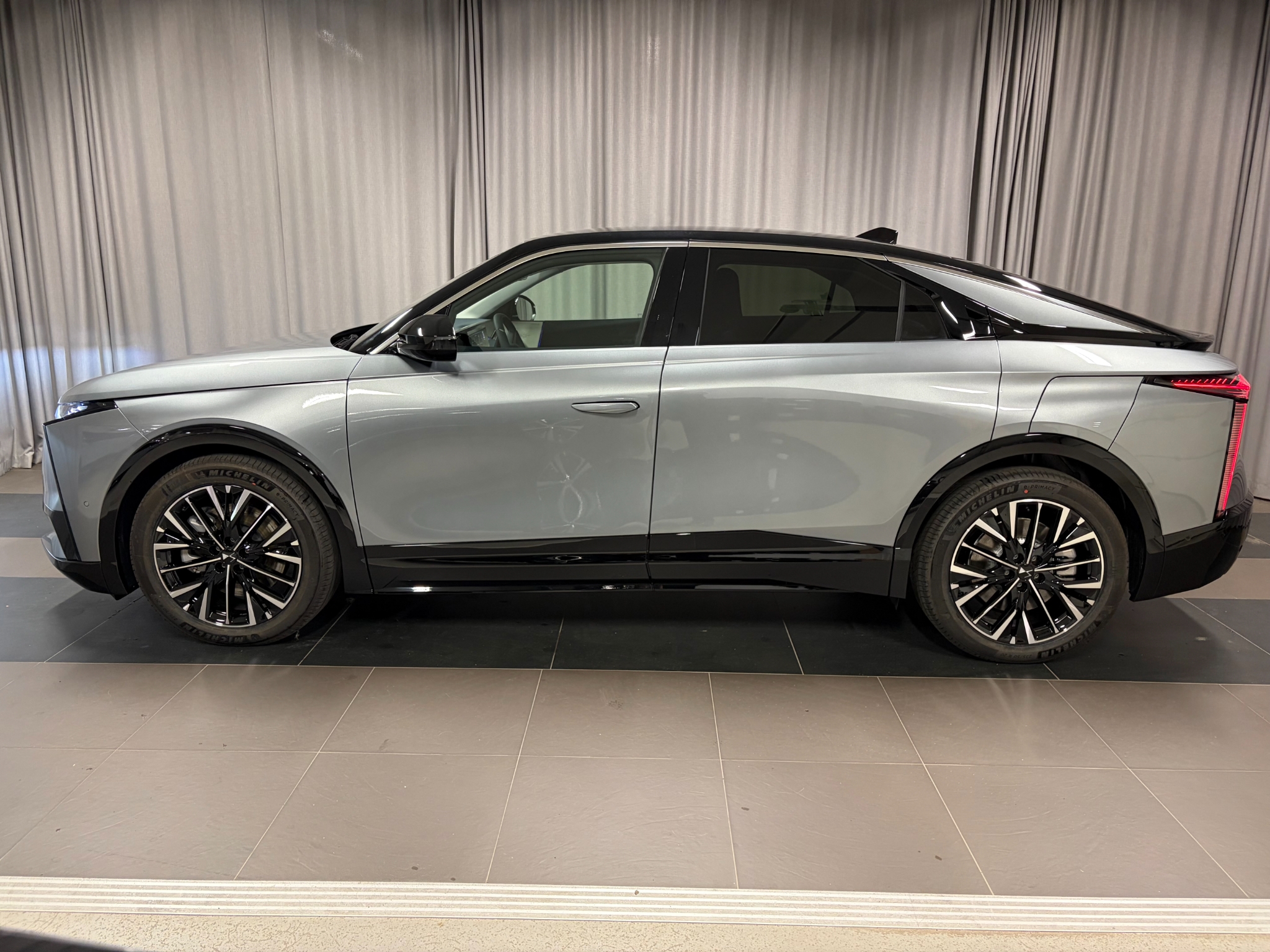 DS N°8 Étoile Long Range AWD Inkl 2025, bild 2/41