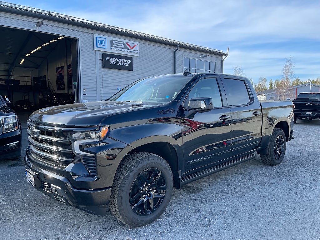 Chevrolet Silverado High Country  Midnight Ed Utförsäljning av 25 års mod!