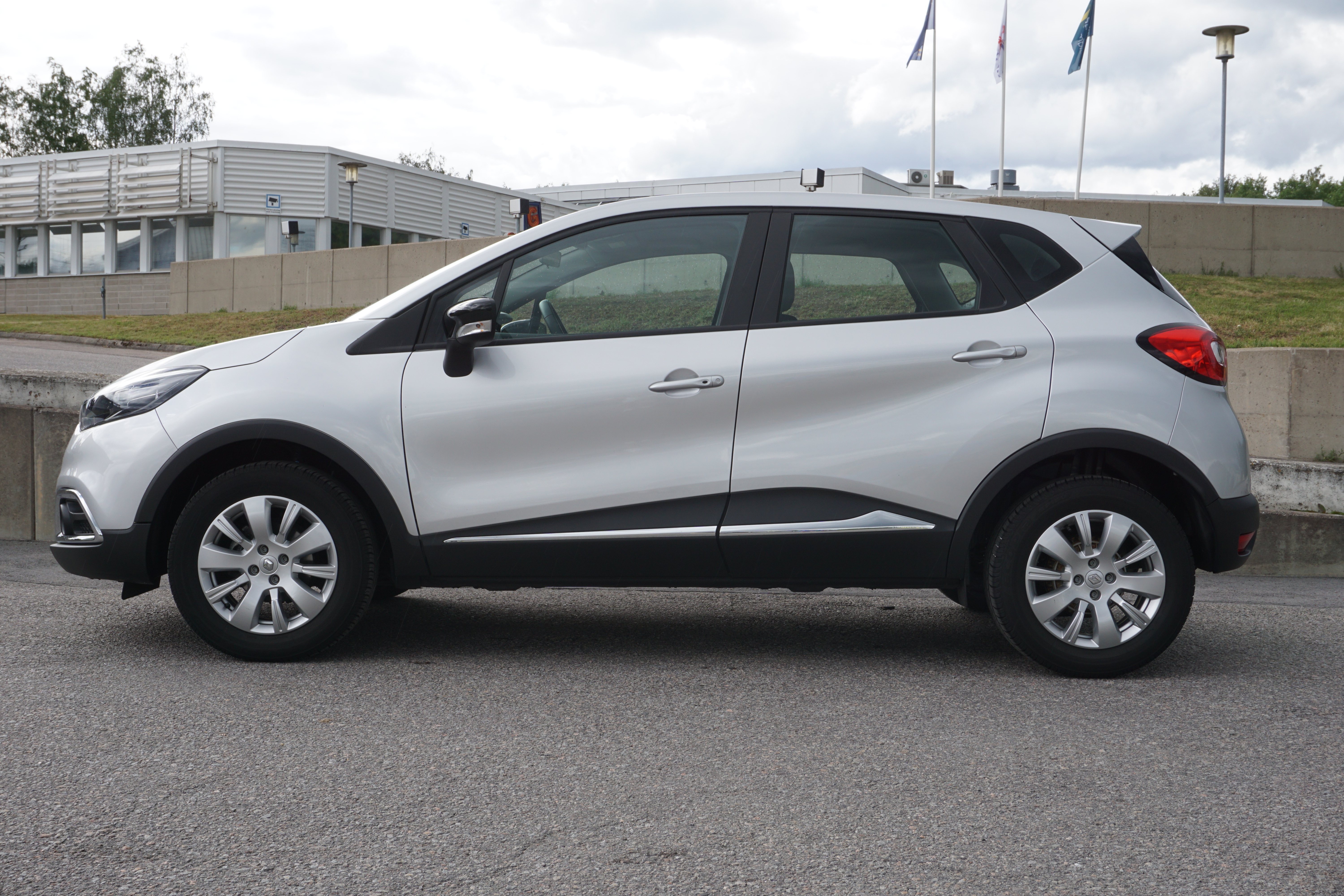 Renault Captur 0.9 TCe 90hk Låga mil EU6 2016, bild 2/42