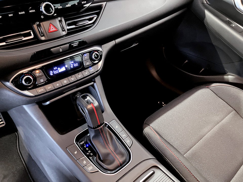 Bild på Hyundai i30 N-Line 1.5 T-GDI 159hk Aut B-KAMERA CARPLAY