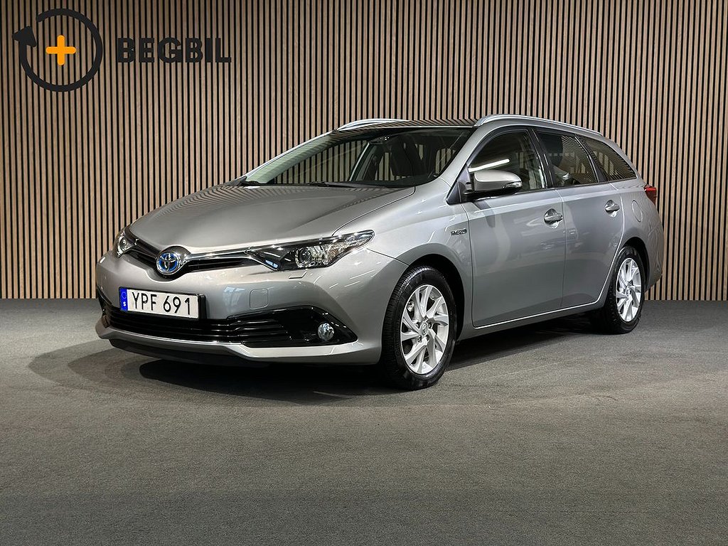 Toyota Auris Touring Sports Hybrid I Backkamera I Lågmil I 360kr/år skatt I 0