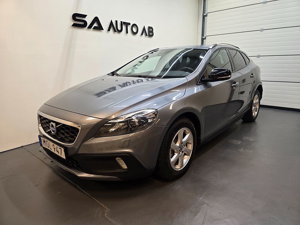 Volvo V40 Cross Country D2 Powershift Momentum nyservad 