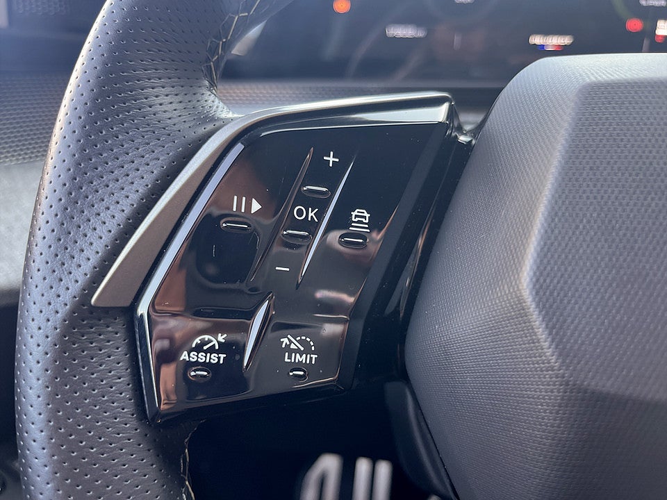 Bild på Peugeot 3008 GT Hybrid 1.2 PT 145hk Aut B-KAMERA CARPLAY