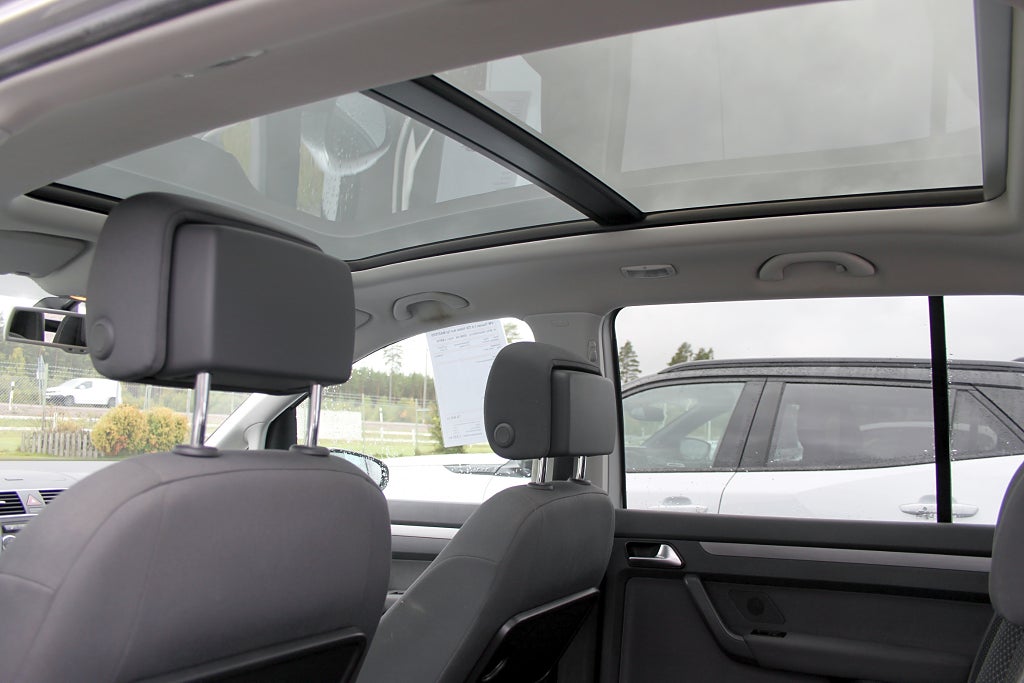 Volkswagen Touran 2013 - miniatyr 10