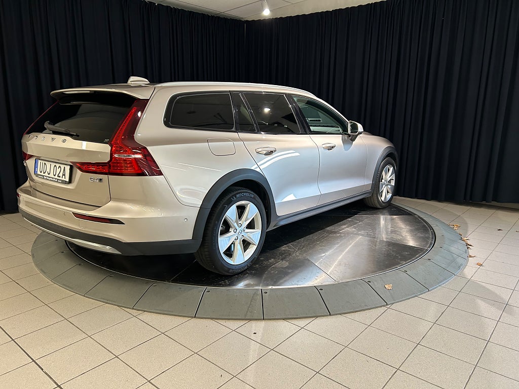 Volvo V60 Cross Country 2024 - miniatyr 8