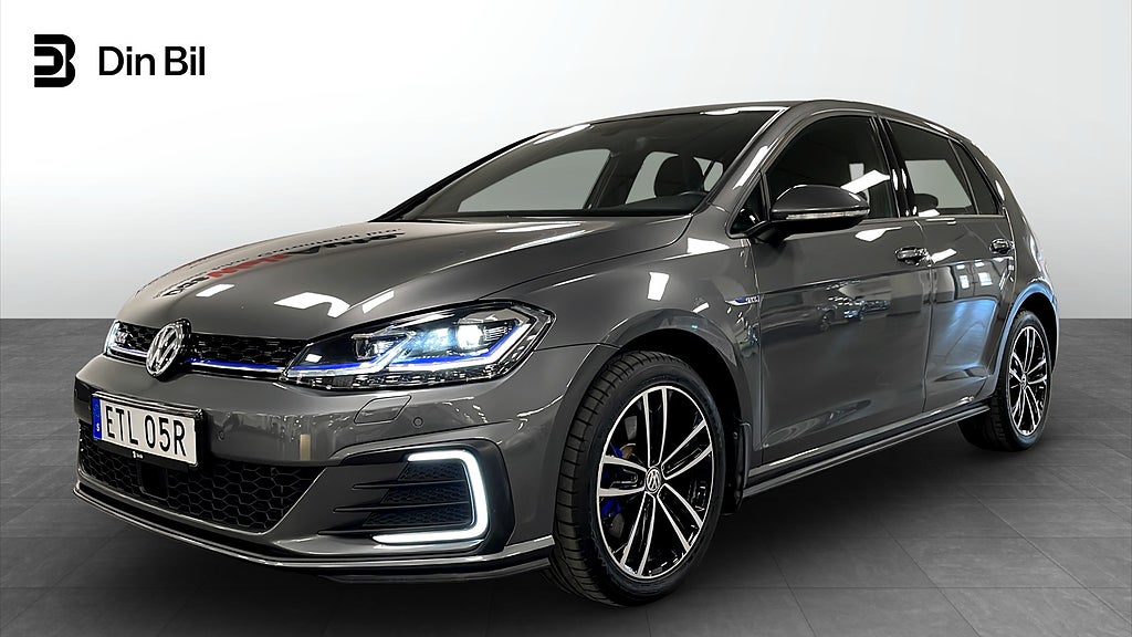 Volkswagen Golf GTE Laddhybrid/ Låga mil/Parkeringsvärmare