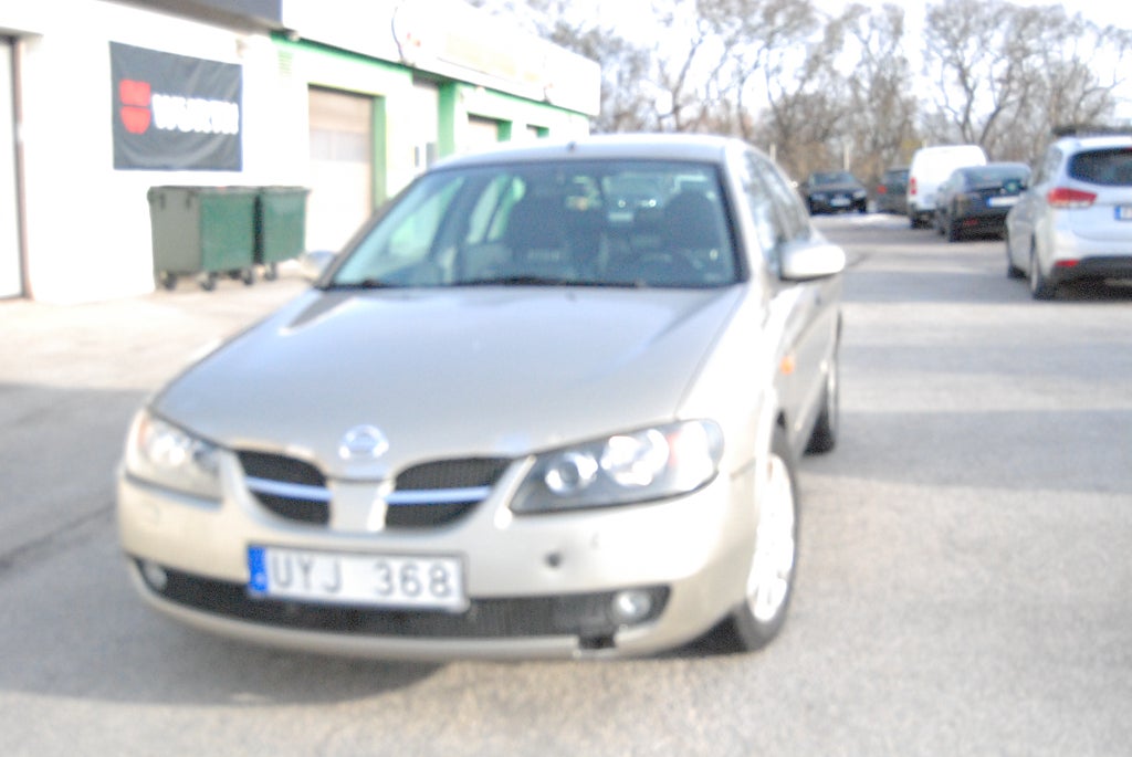 Nissan Almera 5-dörrar 1.8 Euro 4