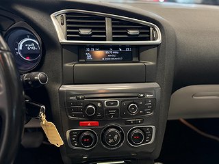 Citroën C4 1.6 e-HDi Airdream  S&V-däck/Panorama/Drag/M-värm