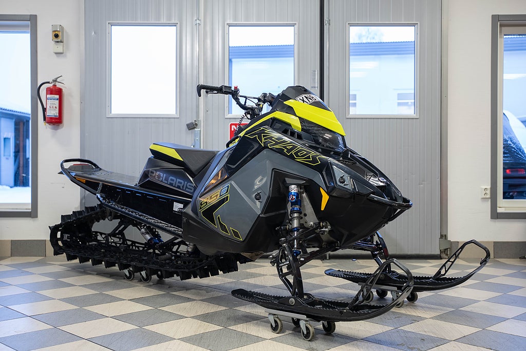 Polaris 850 RMK Khaos 155" *7S Display & Talon M66*