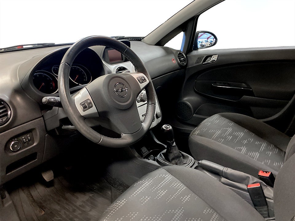 Bild på Opel Corsa Enjoy 1.2 ecoFLEX 85hk RATTVÄRME BACKSENSORER