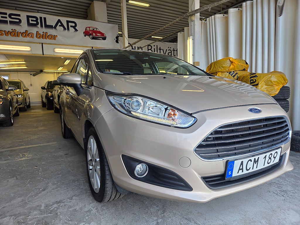 Ford Fiesta 5-dörrar 1.0 EcoBoost Automat 7000 Mil Euro 6