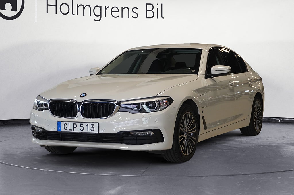 BMW 530 e iPerformance Sedan 252hk Sport Line Kamera Navi Rattväme HiFi