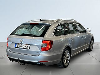 Skoda Superb Kombi 2.0 TDI 4x4 S&V-hjul/Psens/Drag/Värmare/Elstolar