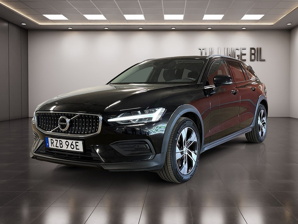 Volvo V60 Cross Country B4 AWD 197HK Momentum H/K Backkamera Värmare VoC MOMS