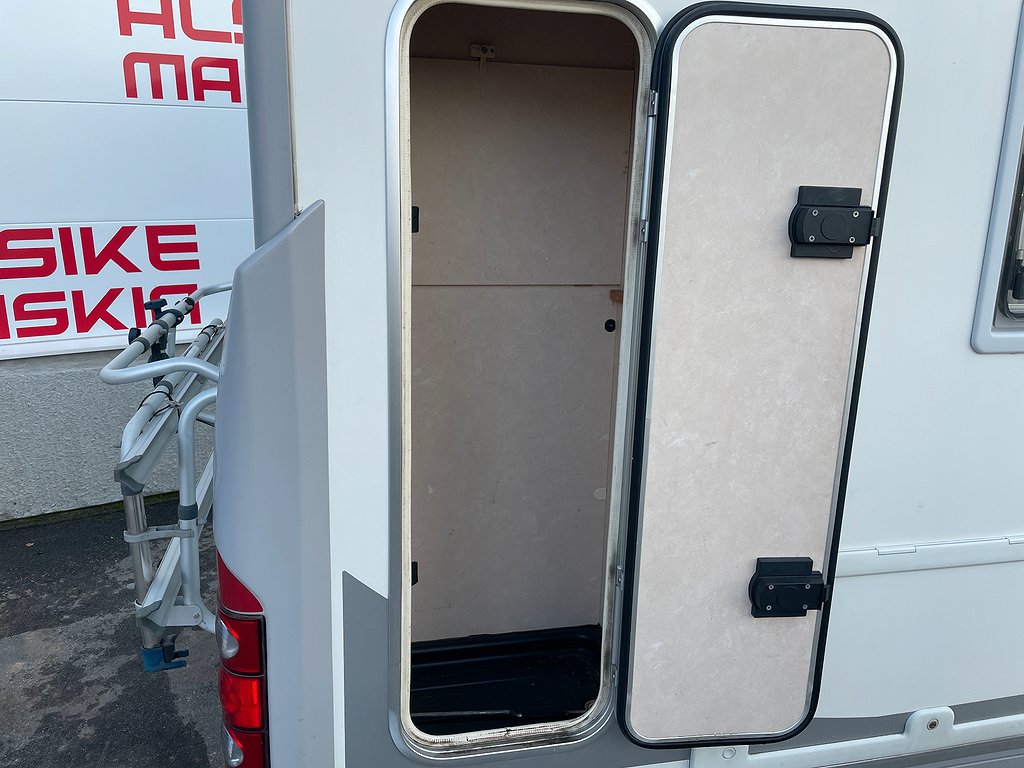 Adria Coral S 680 ST / B-körkort / El-Patron /Ugn/ Solcell/  - Adria