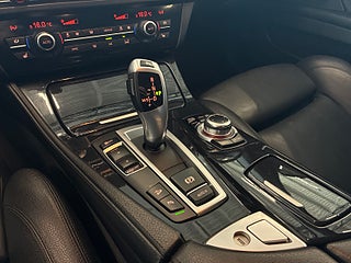 BMW 520d xDrive Touring S&V-hjul/Drag/Skinn/HiFi/Rattvärme – bild 23