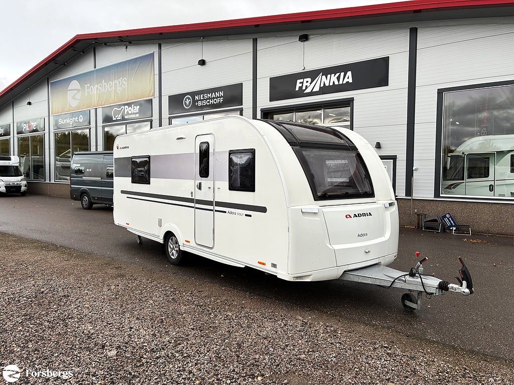 Adria Adora 572UT - 3.95% ränta + utökad garanti!