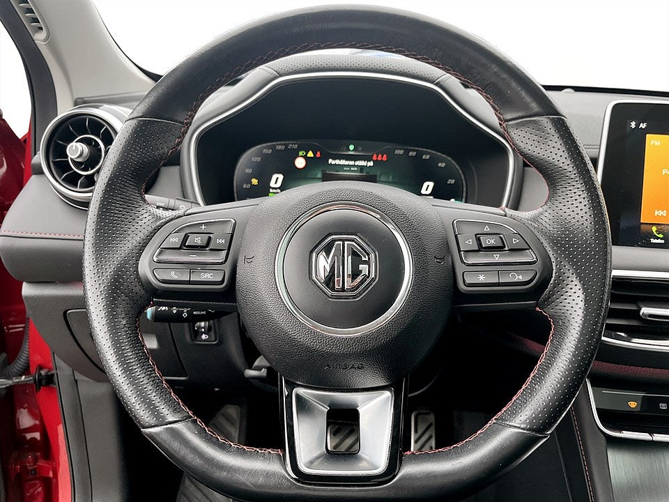 Bild på MG EHS PHEV LUXURY 258hk - PANORAMA,DRAG