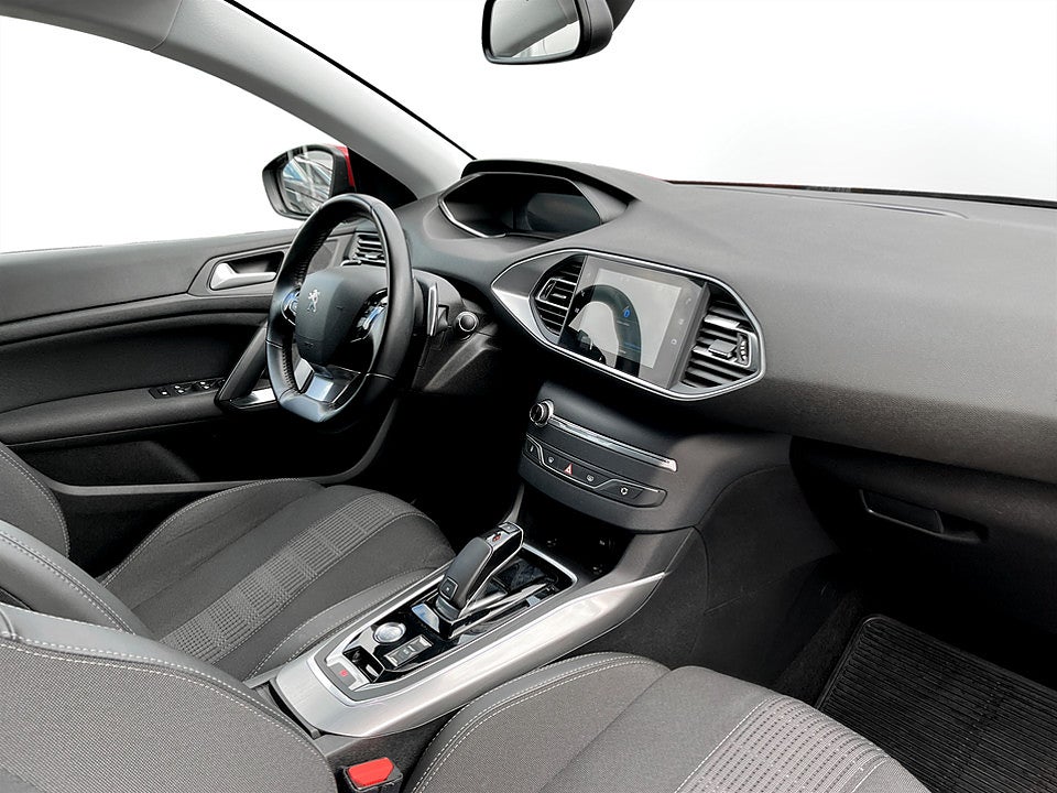 Bild på Peugeot 308 sw Allure 1.2 PT 130hk Aut B-KAMERA CARPLAY DRAG