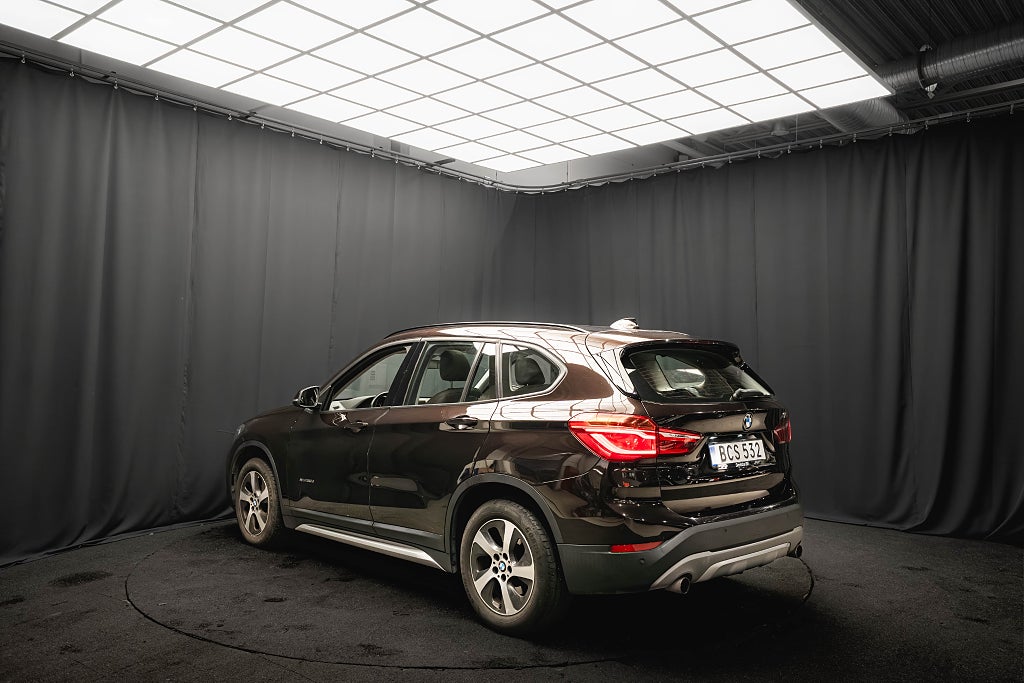 BMW X1 xDrive20d PANORAMA LÄDER DRAG KAMERA HUD 1-ÄGARE