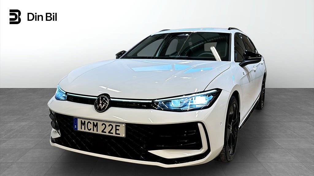 Volkswagen Passat TDI193 DSG 4M R-Line Black style