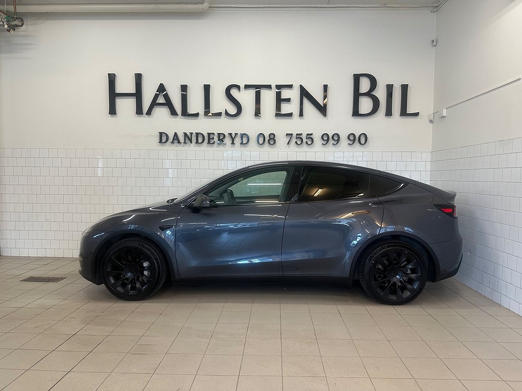 Tesla Model Y Long Range AWD Autopilot Lågmil 20* Tum Svensksåld