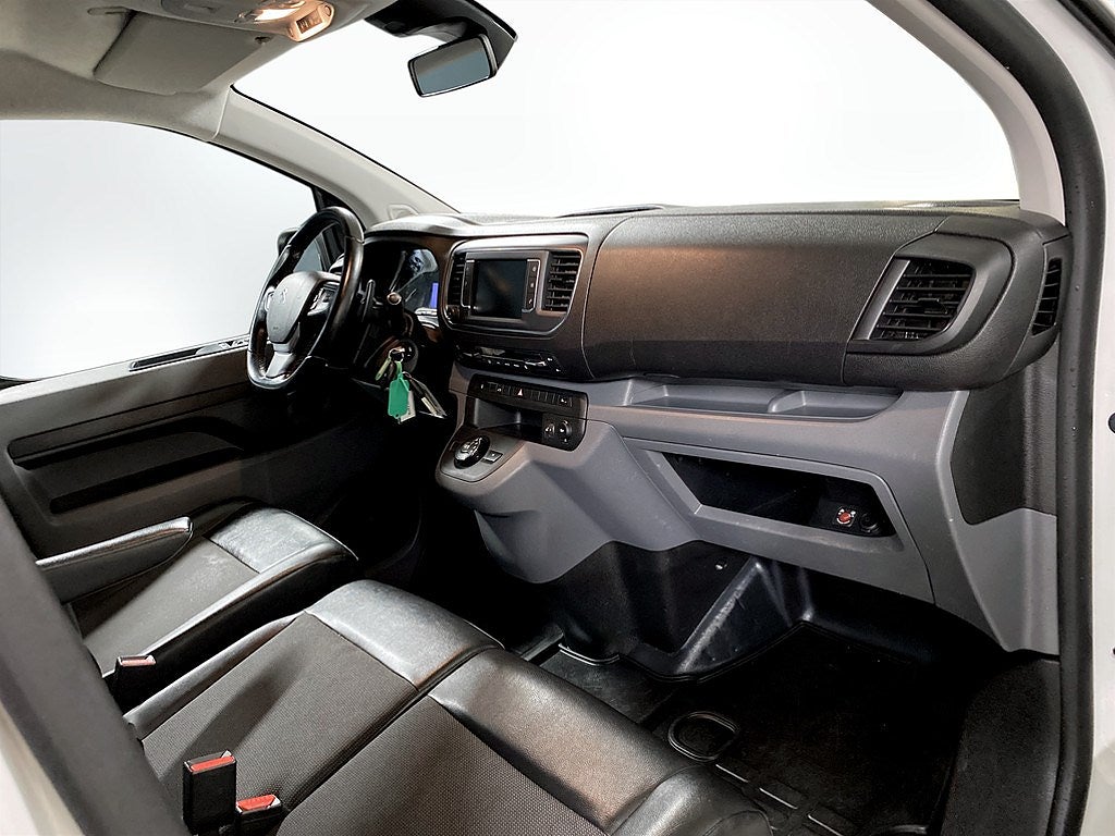 Bild på Peugeot Expert PRO+ 2.0 BHDi 180hk Aut L3 - B-KAMERA, DRAG