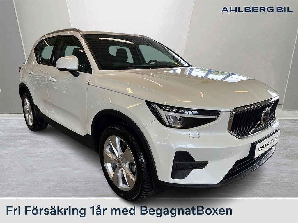 Volvo XC40 B4 FWD Bensin Core SE, Förarstöd, Parkeringskamera Bak, Baklucka