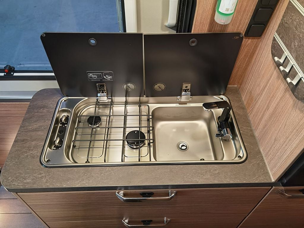 Weinsberg 630  Carabus ME Edition Fire , automat,  långbädd thumbnail