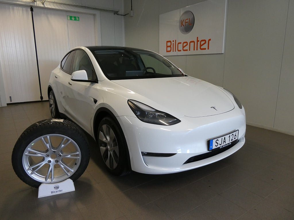 Tesla Model Y Long Range AWD Drag-Pano-Skinn-Kamera-Navi-SoV