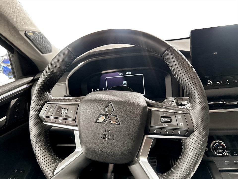 Bild på Mitsubishi Outlander Instyle PHEV 306hk Aut 4WD B-KAMERA DRAG