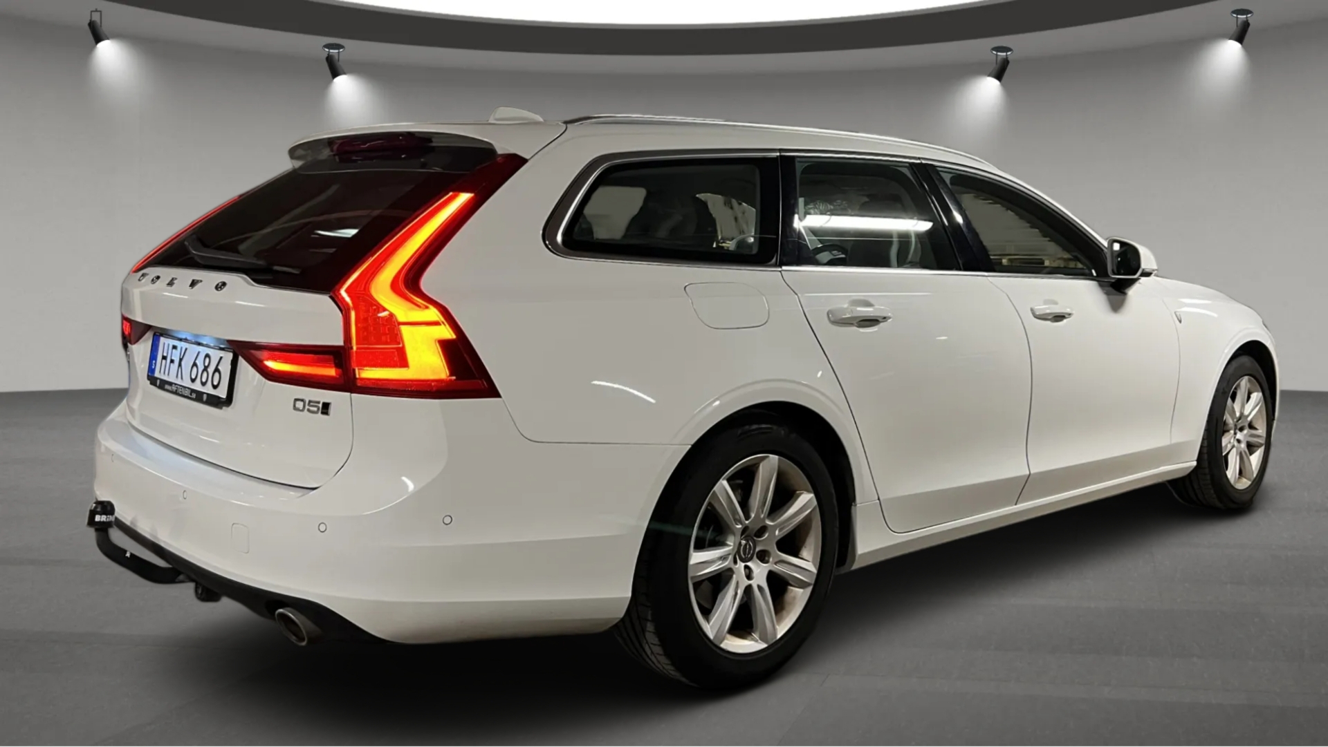 Volvo V90 2018, photo 3/41