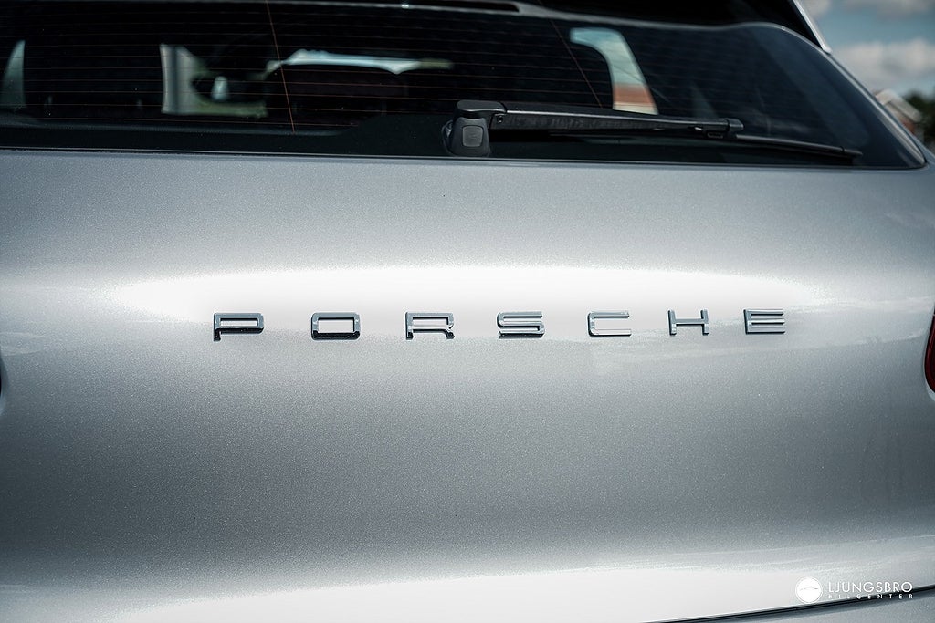 Porsche Macan S 258hk / Drag / 18-vägs stolar / D-Värmare