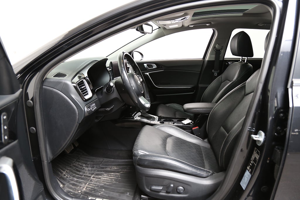 Kia Ceed Sportswagon Plug-in Plus 2 Panorama Skinn Drag Värmare