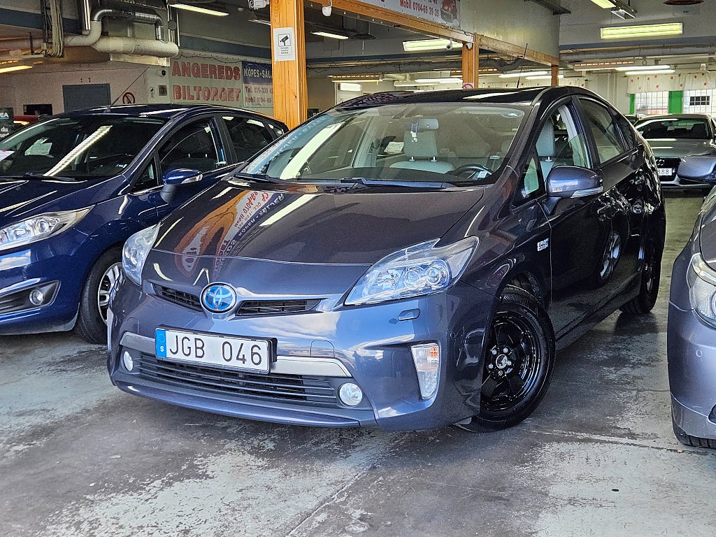 Toyota Prius Plug-in Hybrid 1.8 VVT-i + 3JM Plug-in CVT