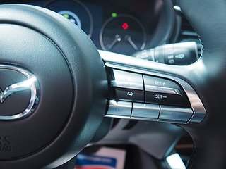 SUV Mazda CX-30 17 av 21