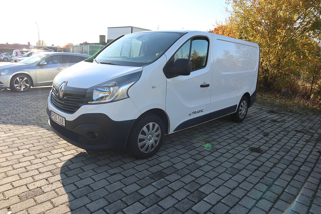 Renault trafic Skåp 2.7t 1.6 dCi Manuell 95 hk 2017 1 ägare