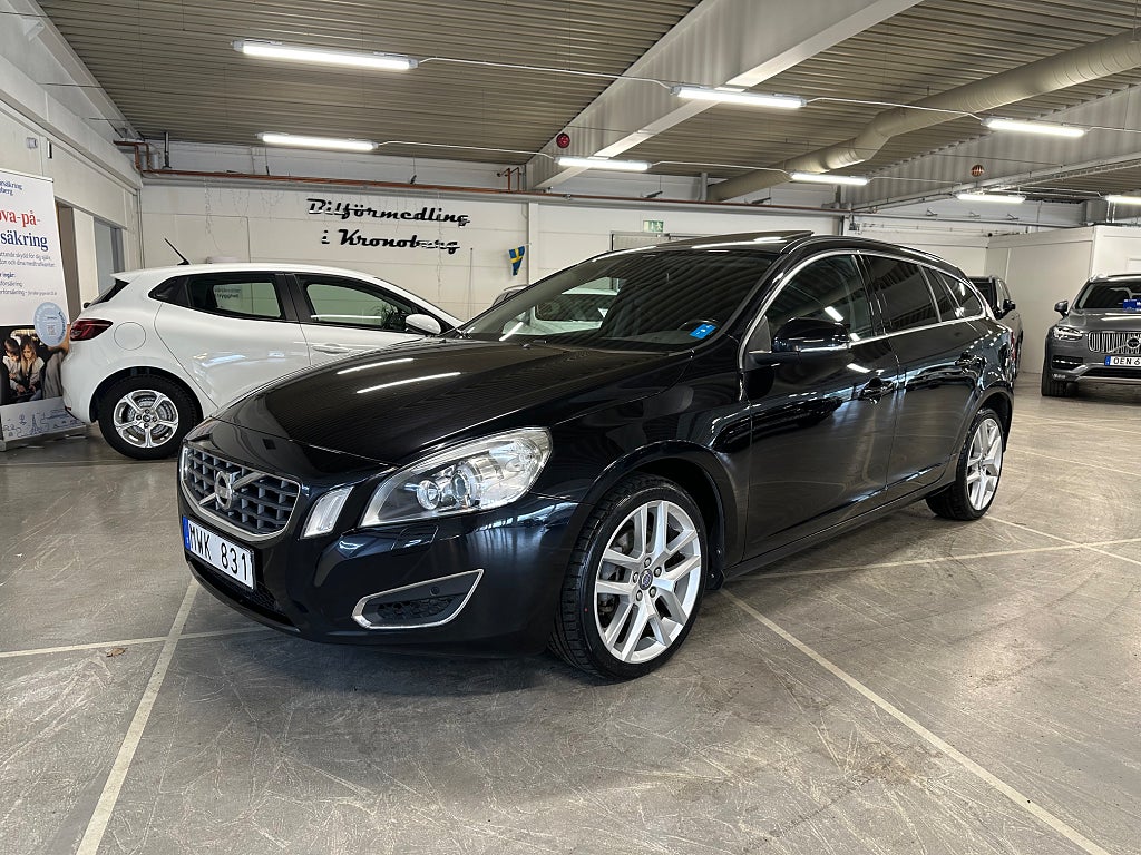 Volvo V60 D4 Momentum Taklucka Värmare Navi Bluetooth 163hk
