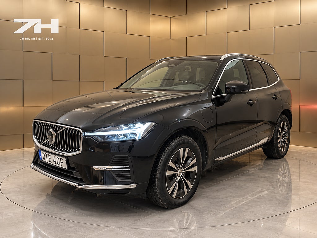 Volvo XC60 Recharge T6 AWD Core / Läder / Pano / Drag